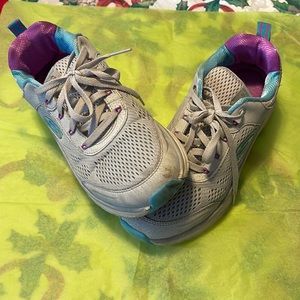 Used snickers size 9 by snickers